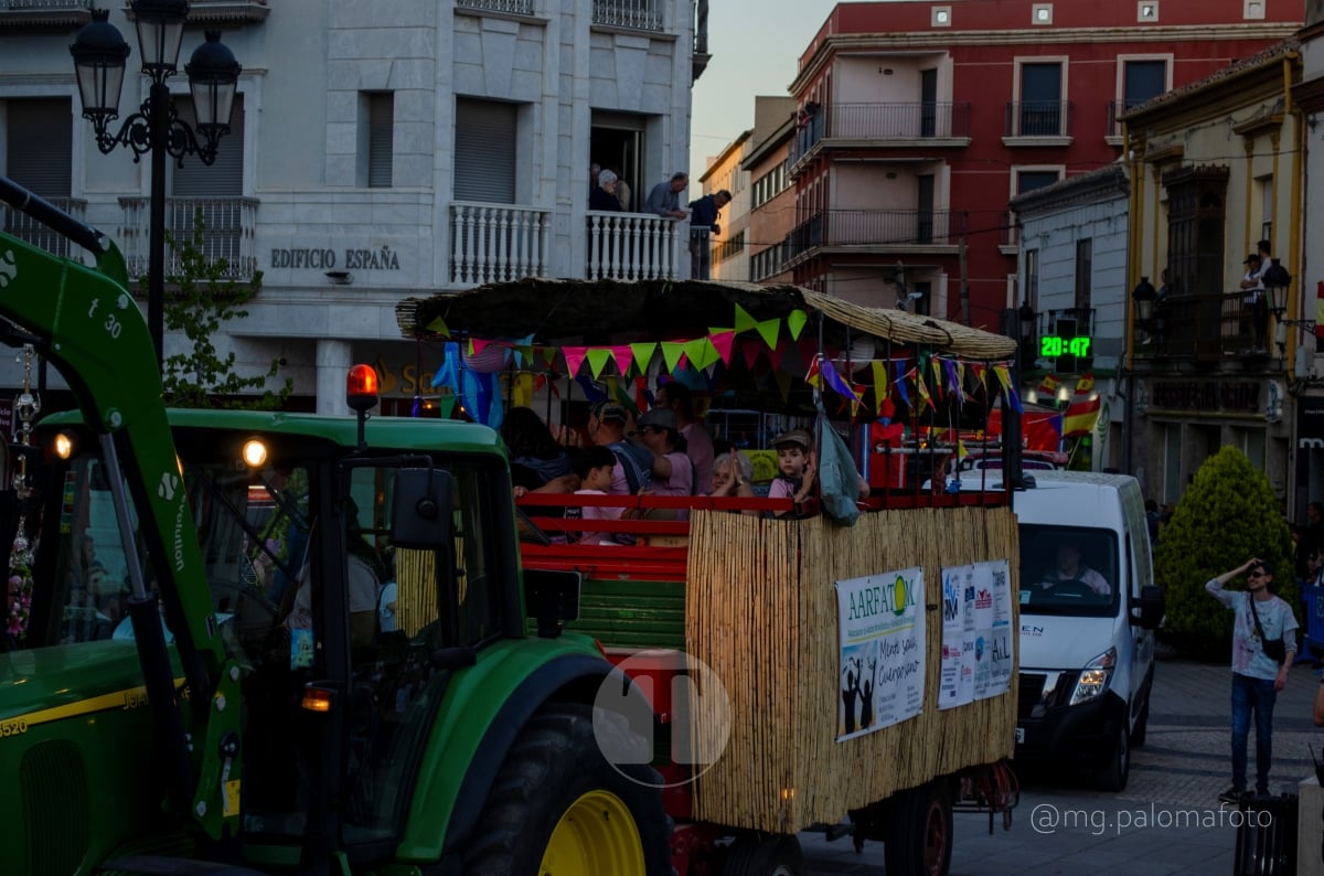 Lucía Moreno y Paloma Morales retratan la emoción de la llegada de la Virgen de las Viñas a Tomelloso
