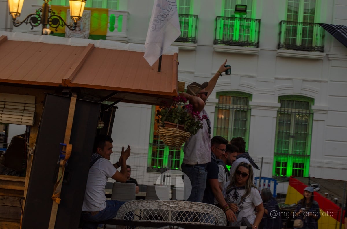 Lucía Moreno y Paloma Morales retratan la emoción de la llegada de la Virgen de las Viñas a Tomelloso