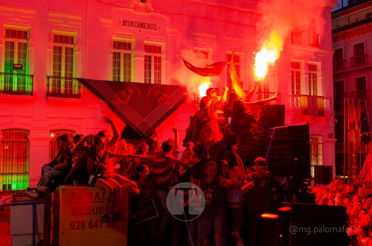 Lucía Moreno y Paloma Morales retratan la emoción de la llegada de la Virgen de las Viñas a Tomelloso