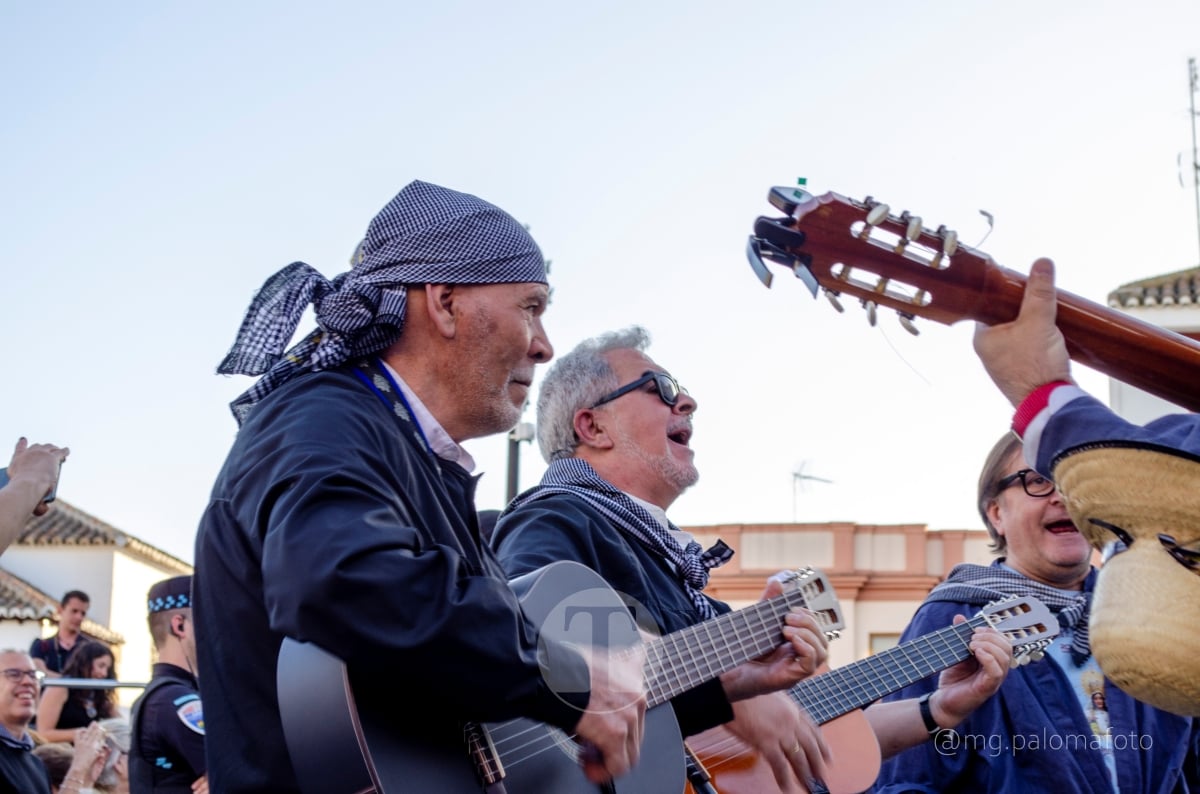Lucía Moreno y Paloma Morales retratan la emoción de la llegada de la Virgen de las Viñas a Tomelloso