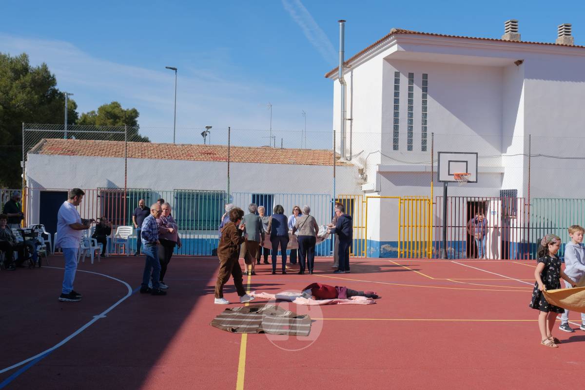 El manteo del pelele reúne a vecinos del barrio Maternidad reforzando una tradición centenaria