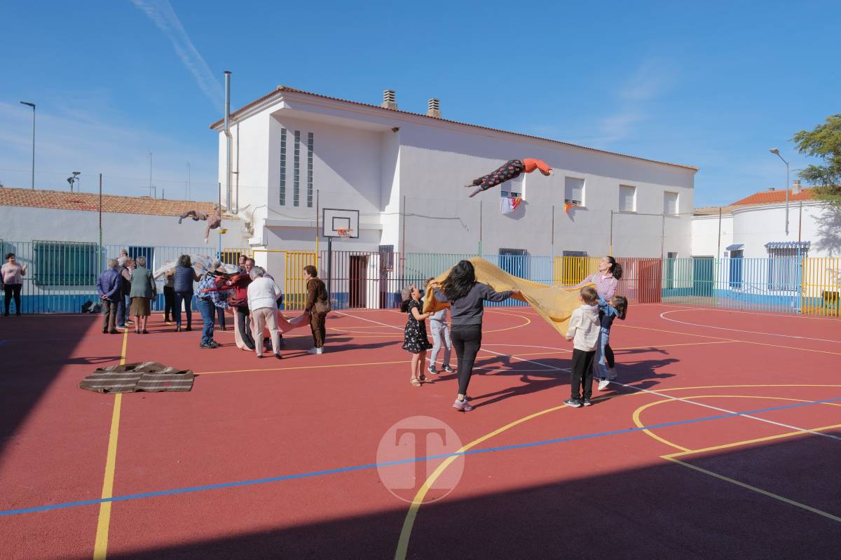 El manteo del pelele reúne a vecinos del barrio Maternidad reforzando una tradición centenaria