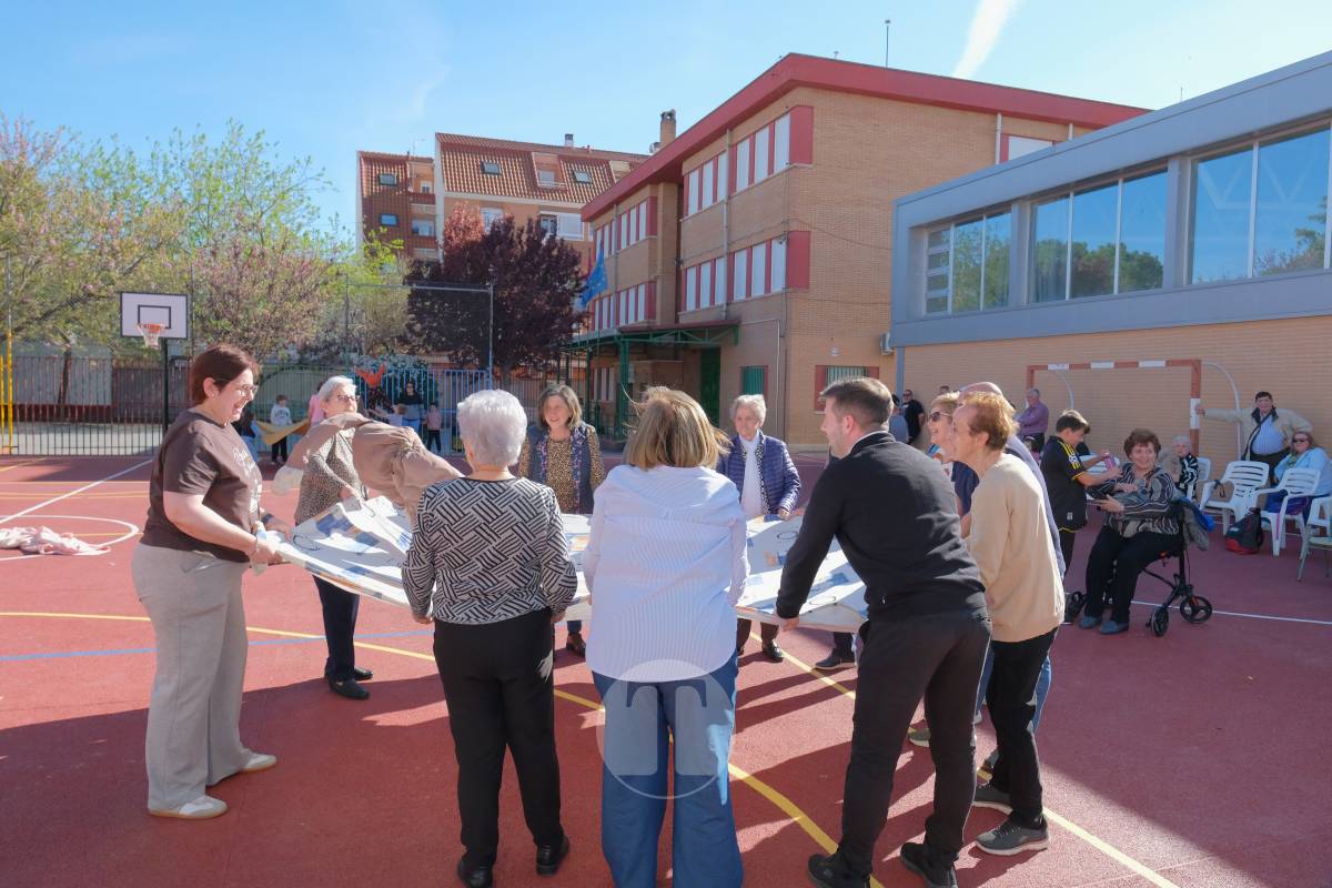 El manteo del pelele reúne a vecinos del barrio Maternidad reforzando una tradición centenaria