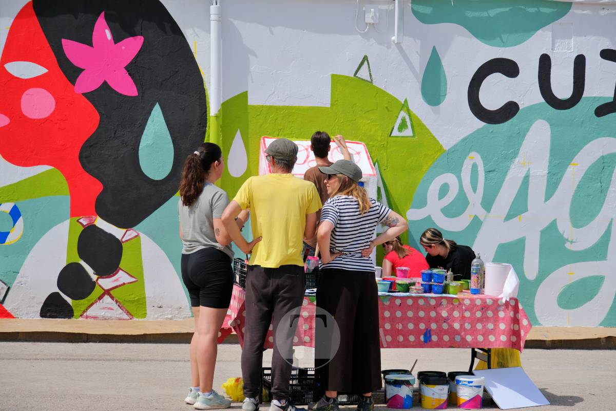 Tomelloso pinta solidaridad: alumnos de Arte crean un mural para llevar agua a comunidades de Guatemala