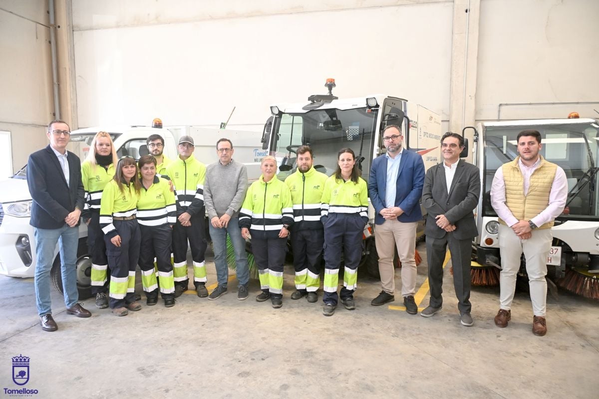 Dos nuevos vehículos de limpieza y más personal para cuidar las calles de Tomelloso