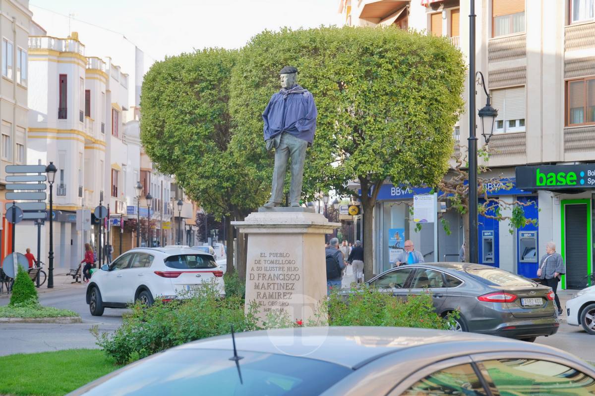 El Obrero y el toro de Osborne ya lucen el pañuelo: arranca la Romería de Tomelloso 2026