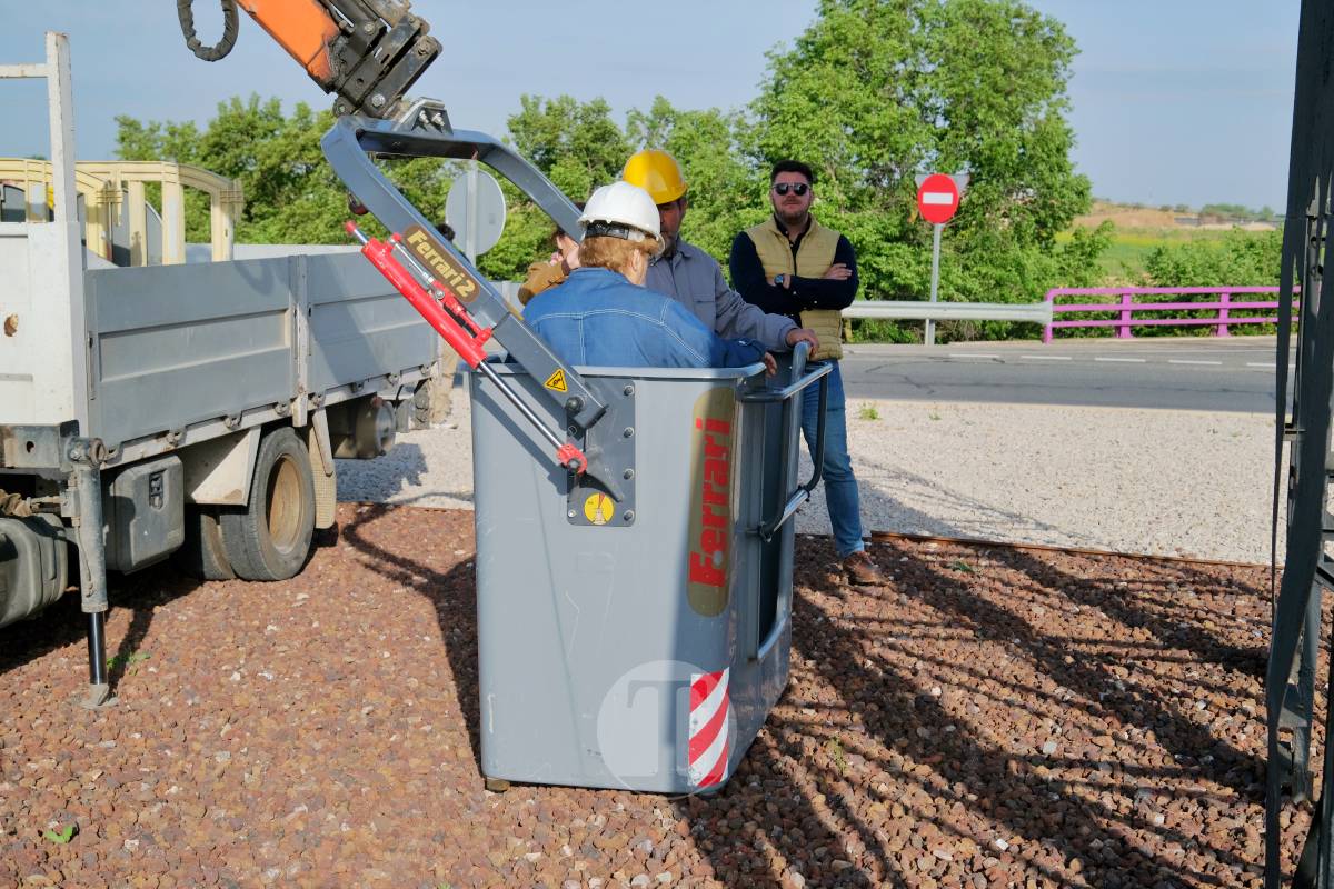 El Obrero y el toro de Osborne ya lucen el pañuelo: arranca la Romería de Tomelloso 2026