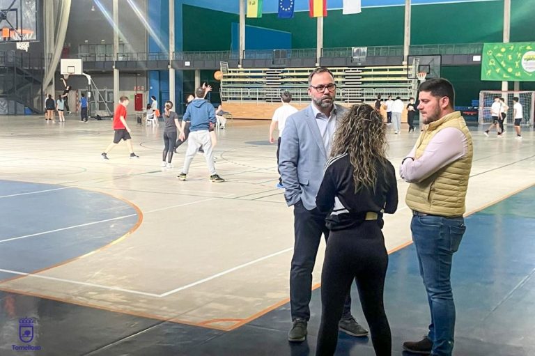 Encuentros de baloncesto y fútbol para 250 alumnos de bachillerato de Tomelloso