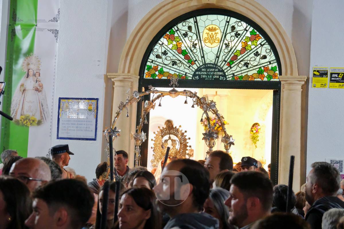 Miles de antorchas iluminan Pinilla en la noche más emocionante de la Romería de Tomelloso