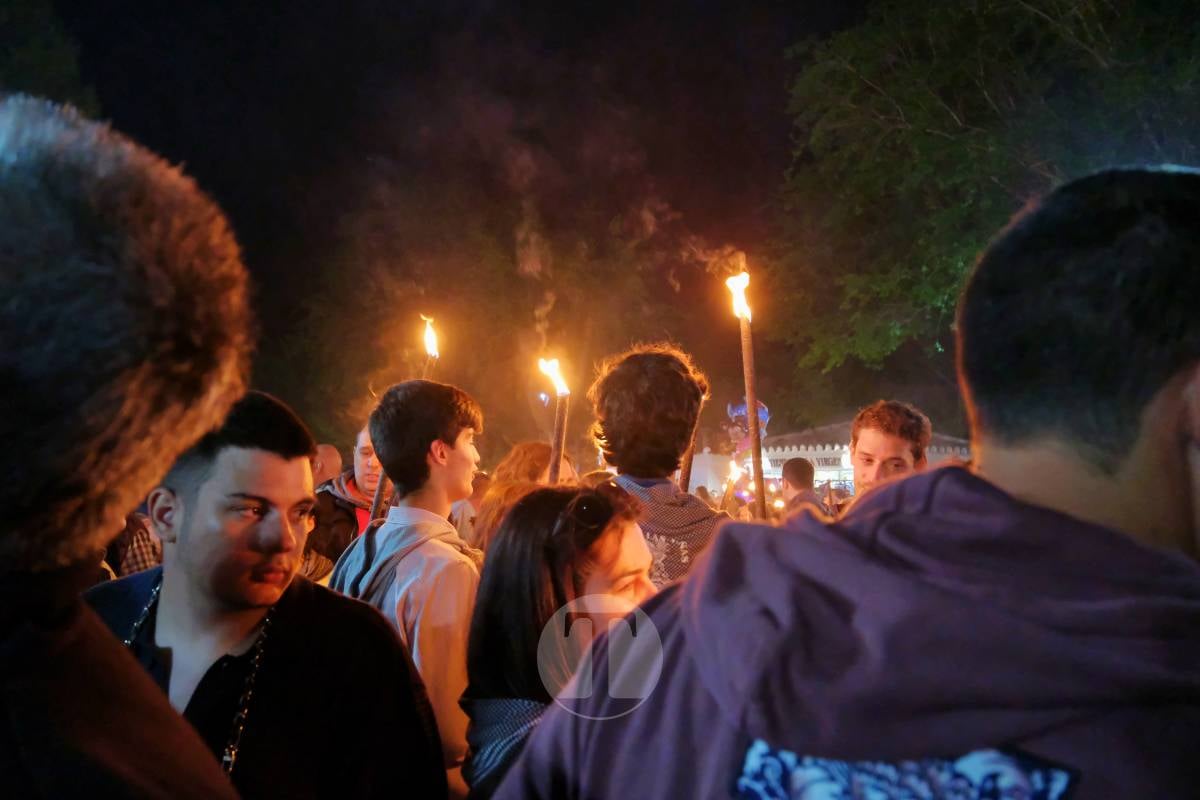 Miles de antorchas iluminan Pinilla en la noche más emocionante de la Romería de Tomelloso