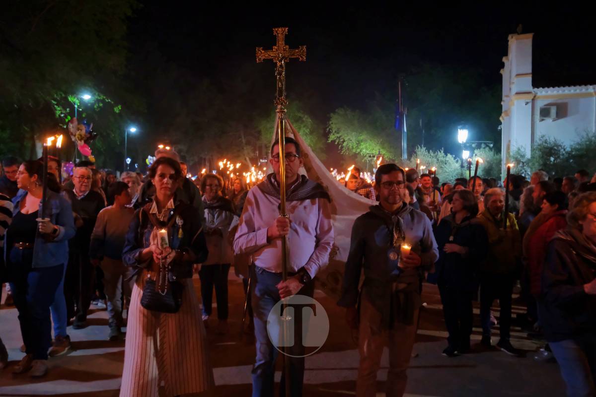 Miles de antorchas iluminan Pinilla en la noche más emocionante de la Romería de Tomelloso