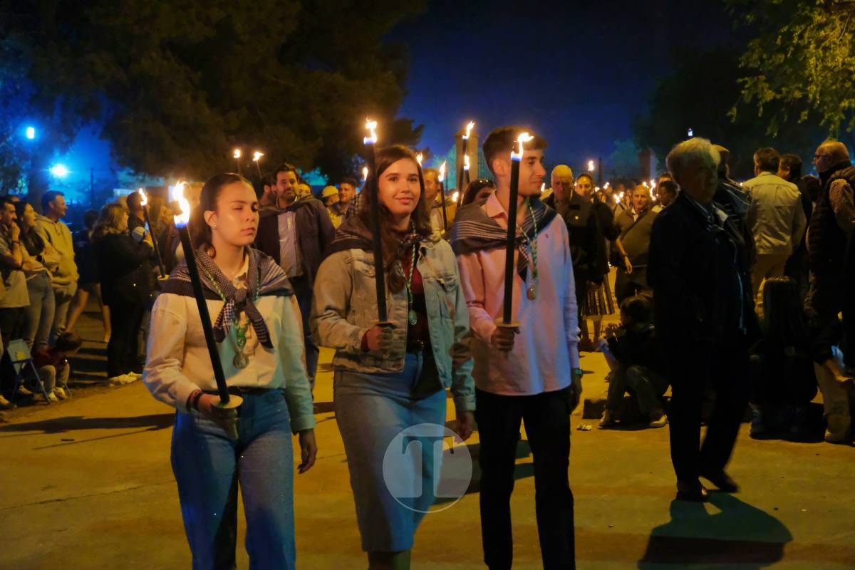 Miles de antorchas iluminan Pinilla en la noche más emocionante de la Romería de Tomelloso