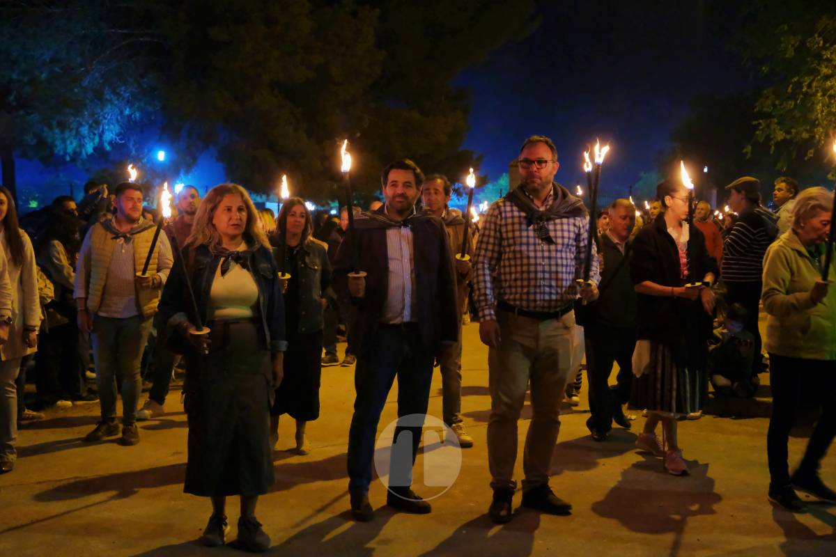 Miles de antorchas iluminan Pinilla en la noche más emocionante de la Romería de Tomelloso