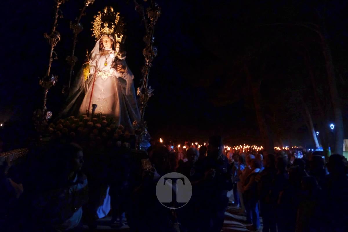 Miles de antorchas iluminan Pinilla en la noche más emocionante de la Romería de Tomelloso