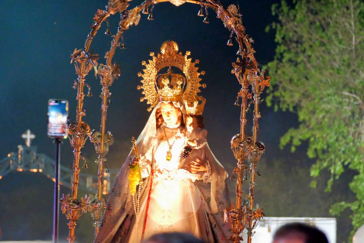 Miles de antorchas iluminan Pinilla en la noche más emocionante de la Romería de Tomelloso