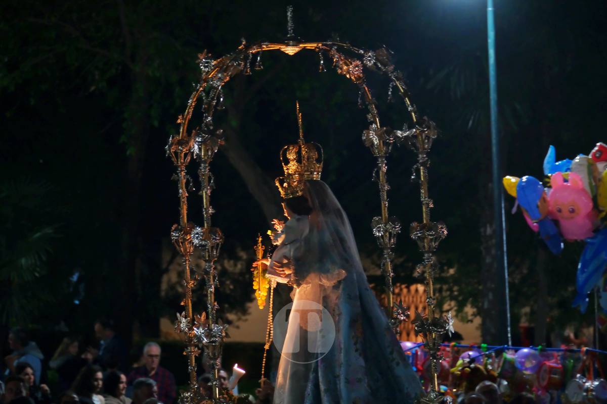 Miles de antorchas iluminan Pinilla en la noche más emocionante de la Romería de Tomelloso