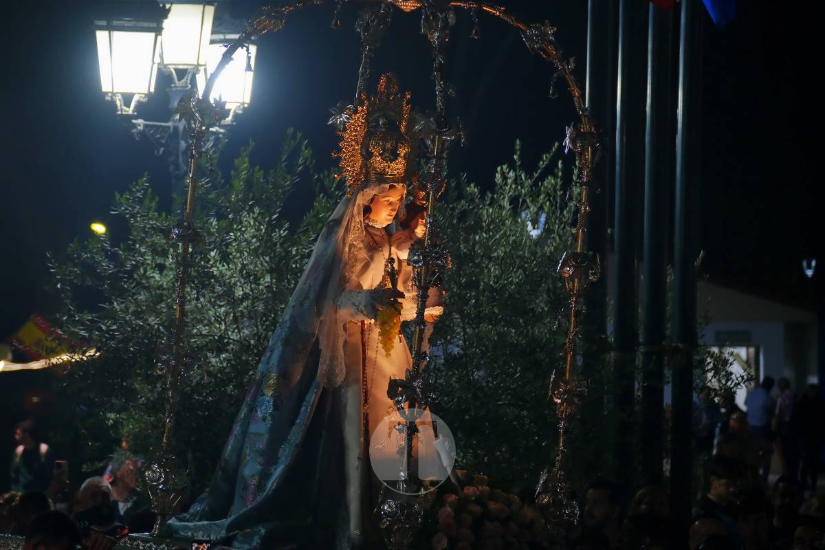 Miles de antorchas iluminan Pinilla en la noche más emocionante de la Romería de Tomelloso