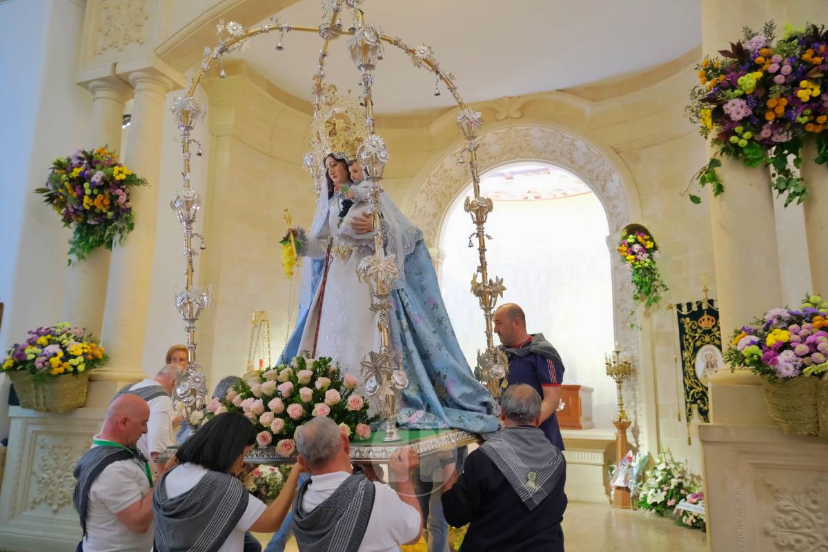 Miles de antorchas iluminan Pinilla en la noche más emocionante de la Romería de Tomelloso