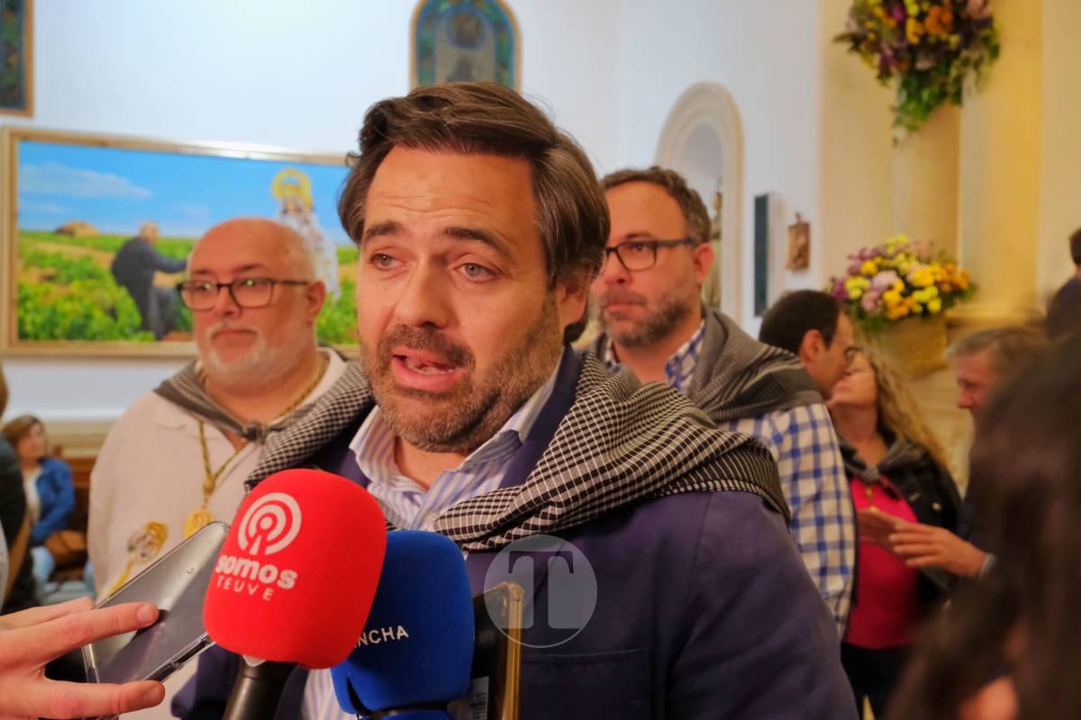 Miles de antorchas iluminan Pinilla en la noche más emocionante de la Romería de Tomelloso