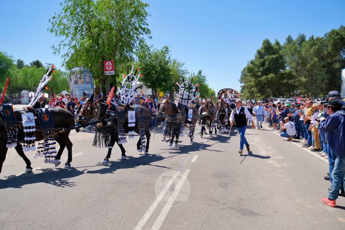 Tomelloso se echa a Pinilla para vivir una Romería multitudinaria junto a su patrona