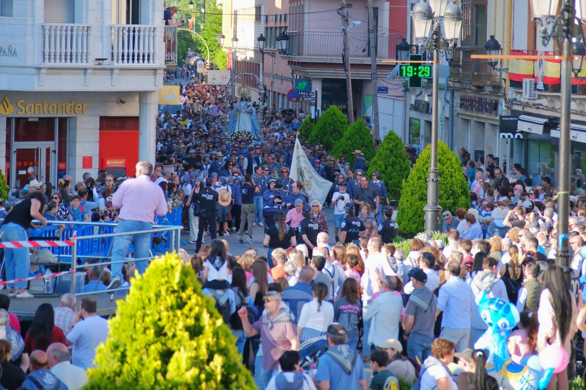 La Virgen de las Viñas emociona a Tomelloso en un regreso multitudinario tras la Romería