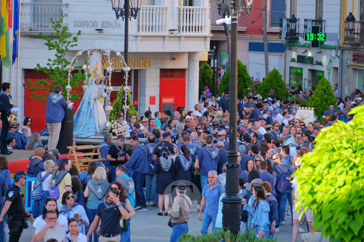 La Virgen de las Viñas emociona a Tomelloso en un regreso multitudinario tras la Romería