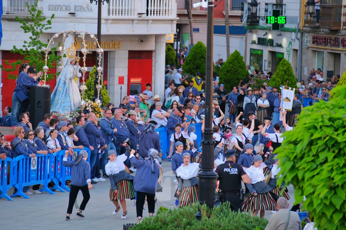 La Virgen de las Viñas emociona a Tomelloso en un regreso multitudinario tras la Romería