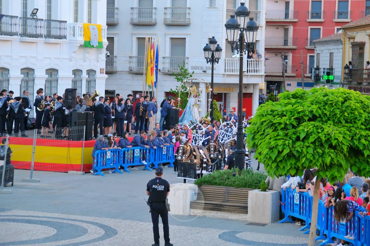 La Virgen de las Viñas emociona a Tomelloso en un regreso multitudinario tras la Romería