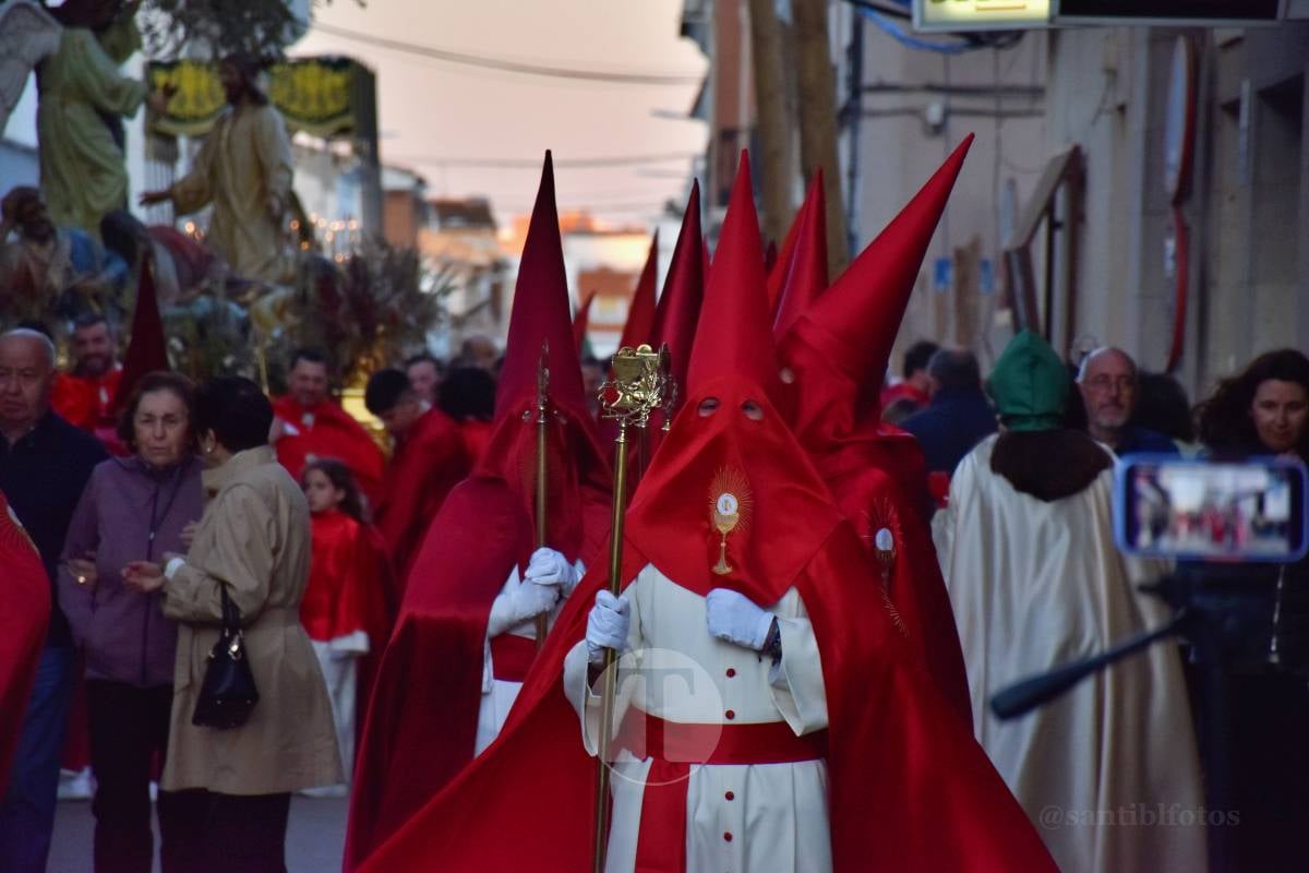 Tomelloso acompaña la procesión de la Oración y Juicio de Cristo en una noche de respeto