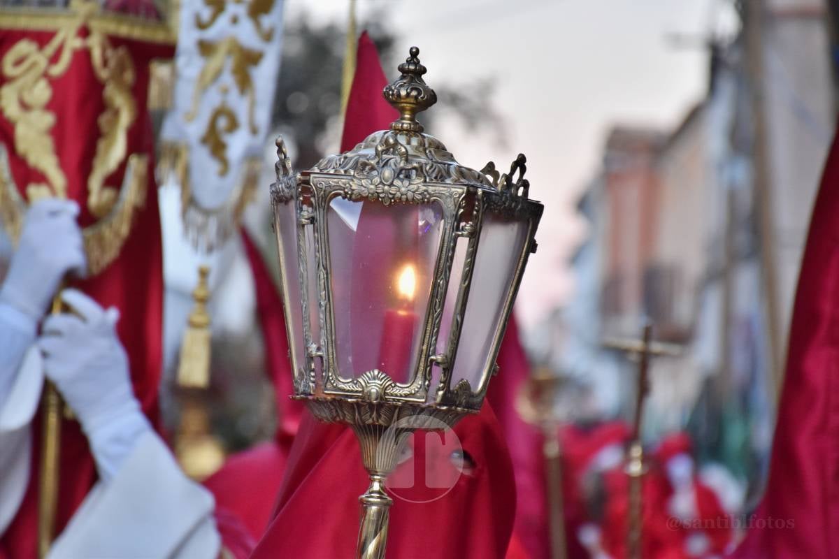 Tomelloso acompaña la procesión de la Oración y Juicio de Cristo en una noche de respeto