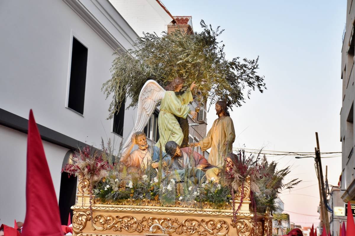 Tomelloso acompaña la procesión de la Oración y Juicio de Cristo en una noche de respeto