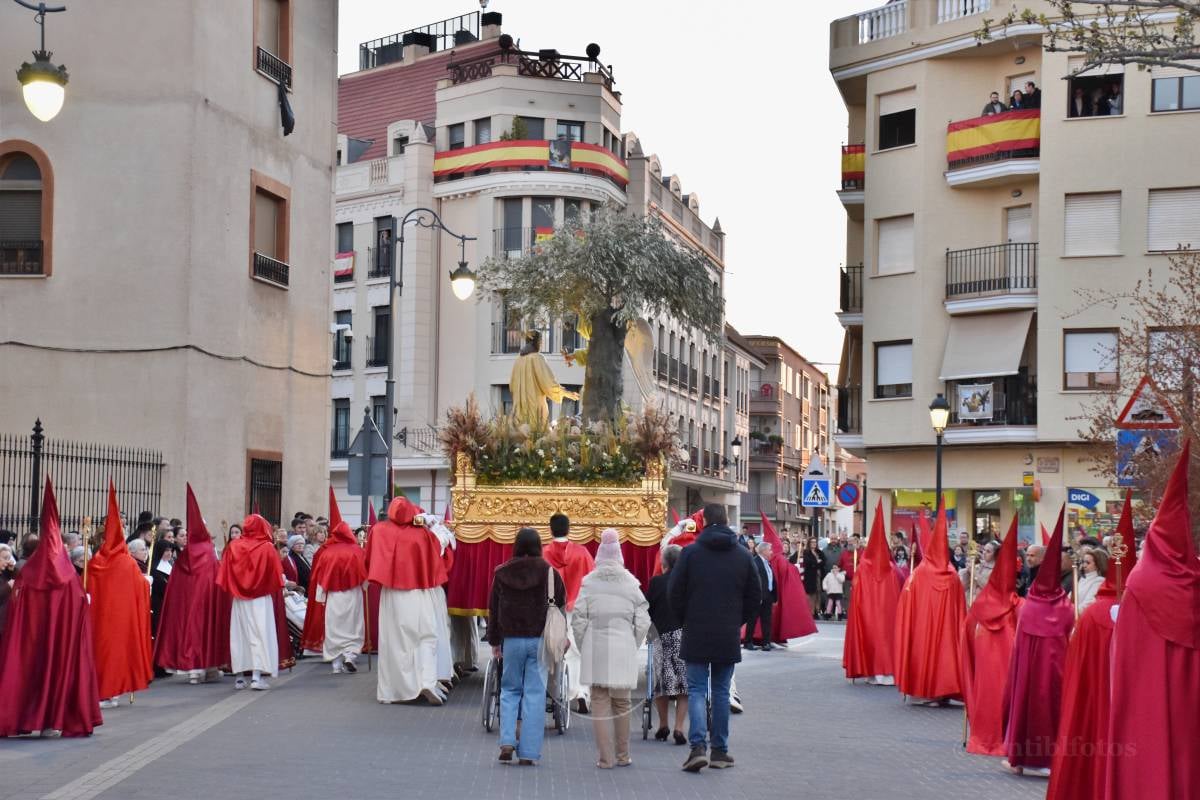 Tomelloso acompaña la procesión de la Oración y Juicio de Cristo en una noche de respeto