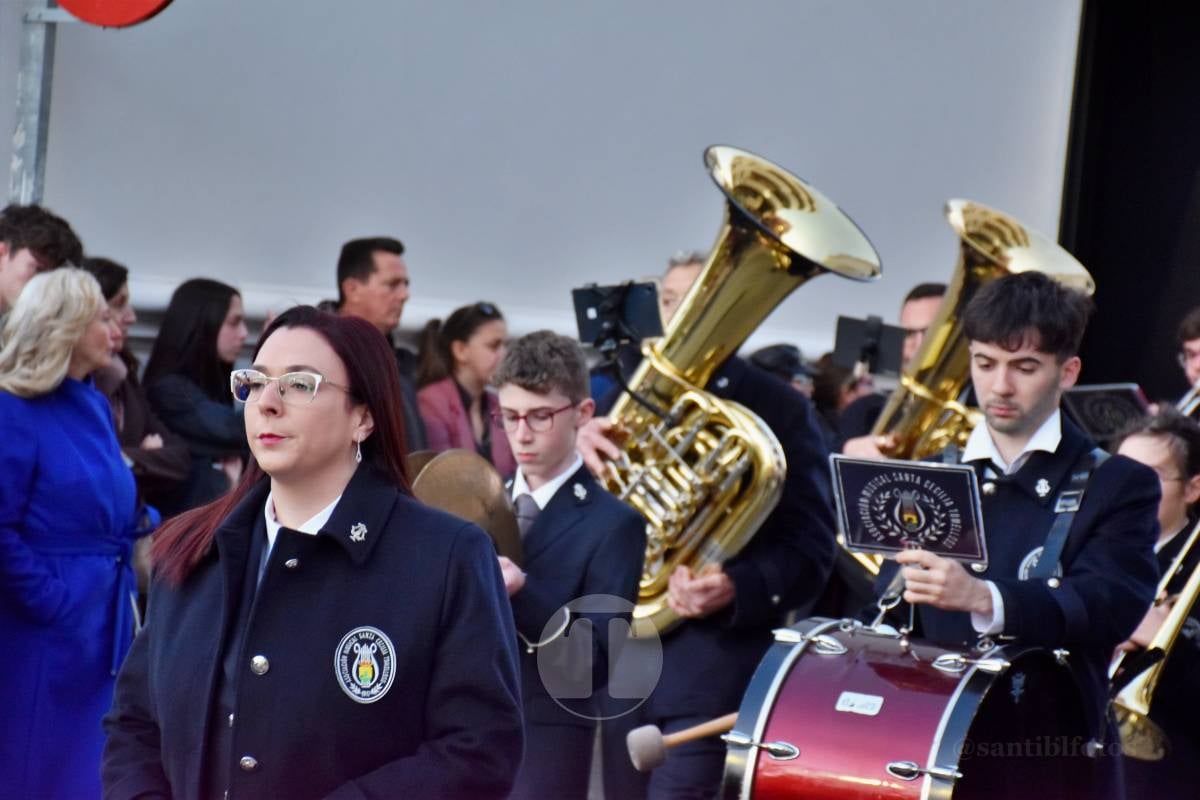 Tomelloso acompaña la procesión de la Oración y Juicio de Cristo en una noche de respeto