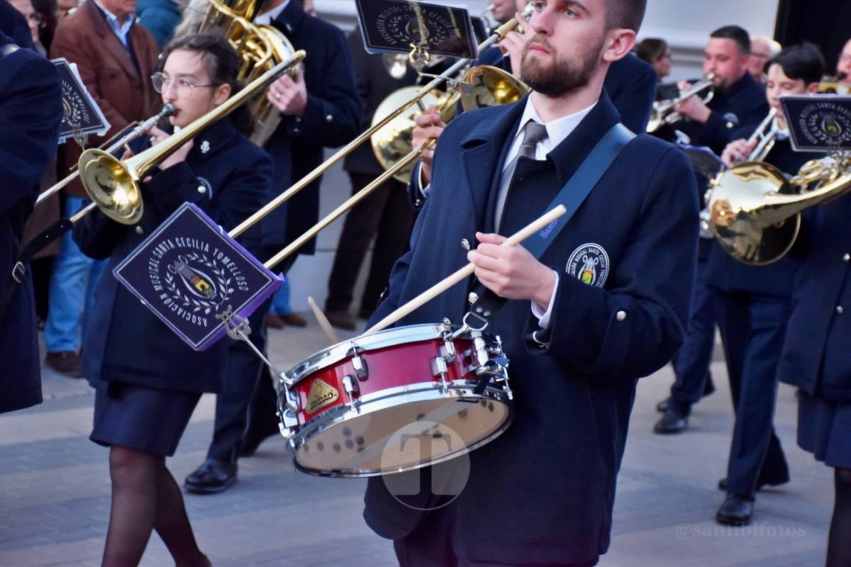 Tomelloso acompaña la procesión de la Oración y Juicio de Cristo en una noche de respeto
