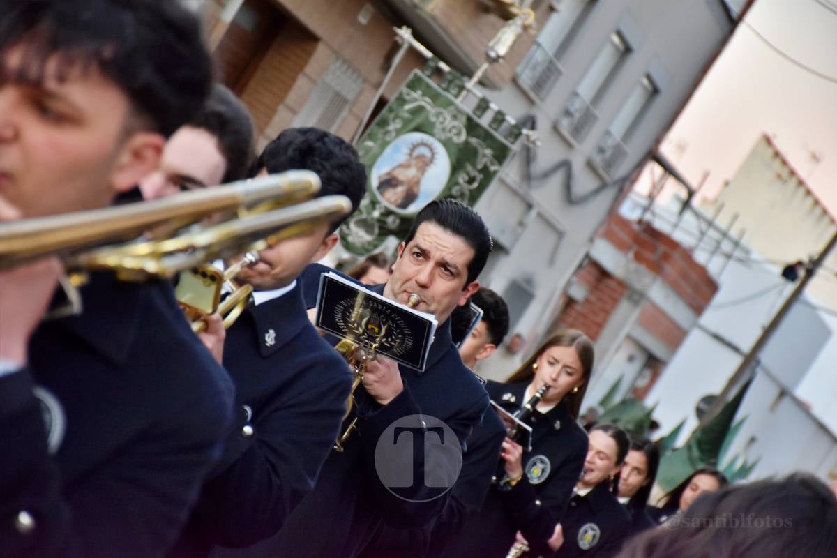 Tomelloso acompaña la procesión de la Oración y Juicio de Cristo en una noche de respeto