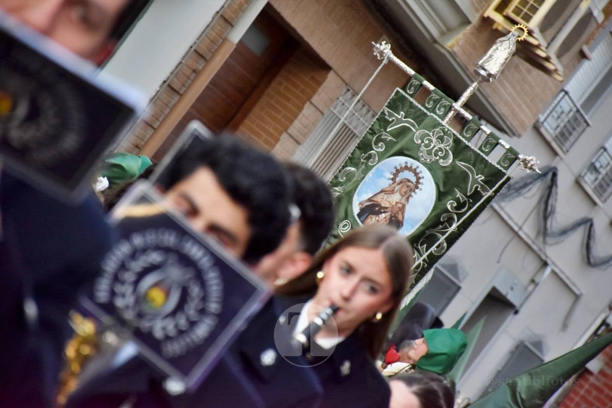 Tomelloso acompaña la procesión de la Oración y Juicio de Cristo en una noche de respeto