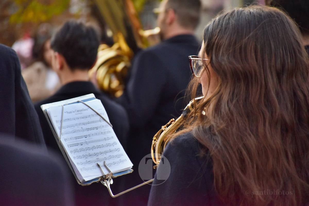 Tomelloso acompaña la procesión de la Oración y Juicio de Cristo en una noche de respeto