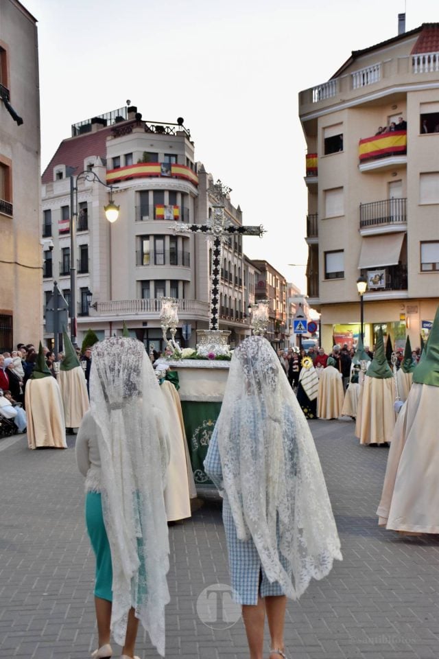 Tomelloso acompaña la procesión de la Oración y Juicio de Cristo en una noche de respeto