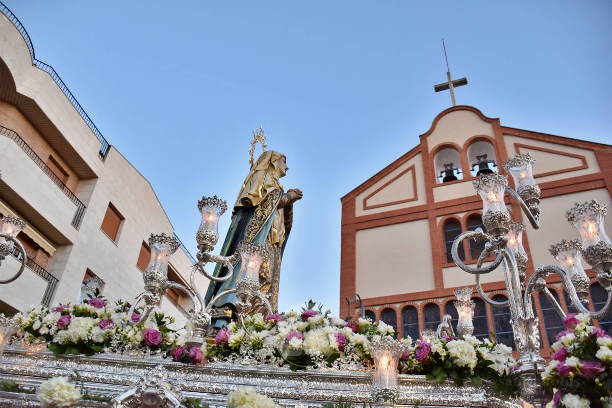 Tomelloso acompaña la procesión de la Oración y Juicio de Cristo en una noche de respeto