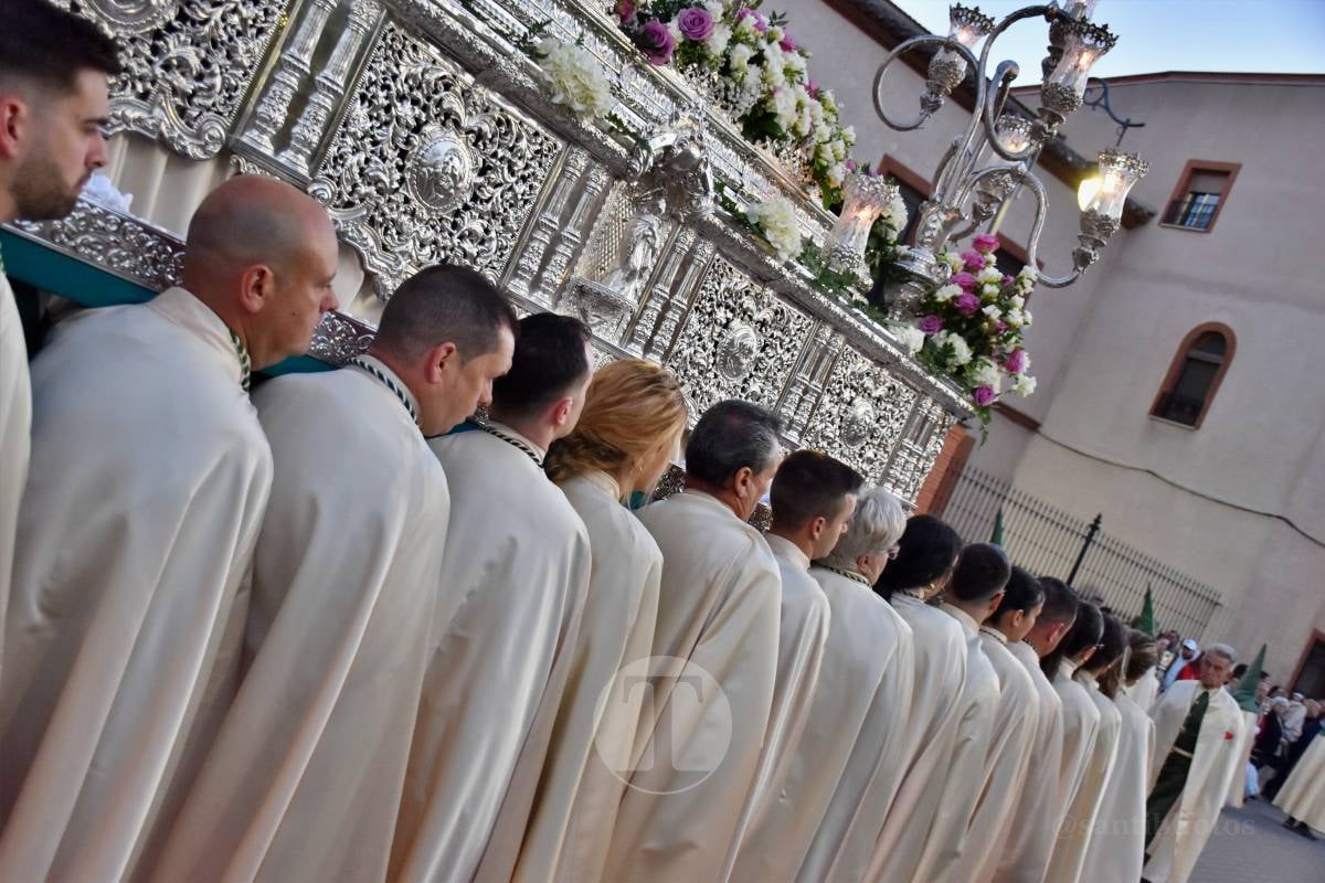 Tomelloso acompaña la procesión de la Oración y Juicio de Cristo en una noche de respeto