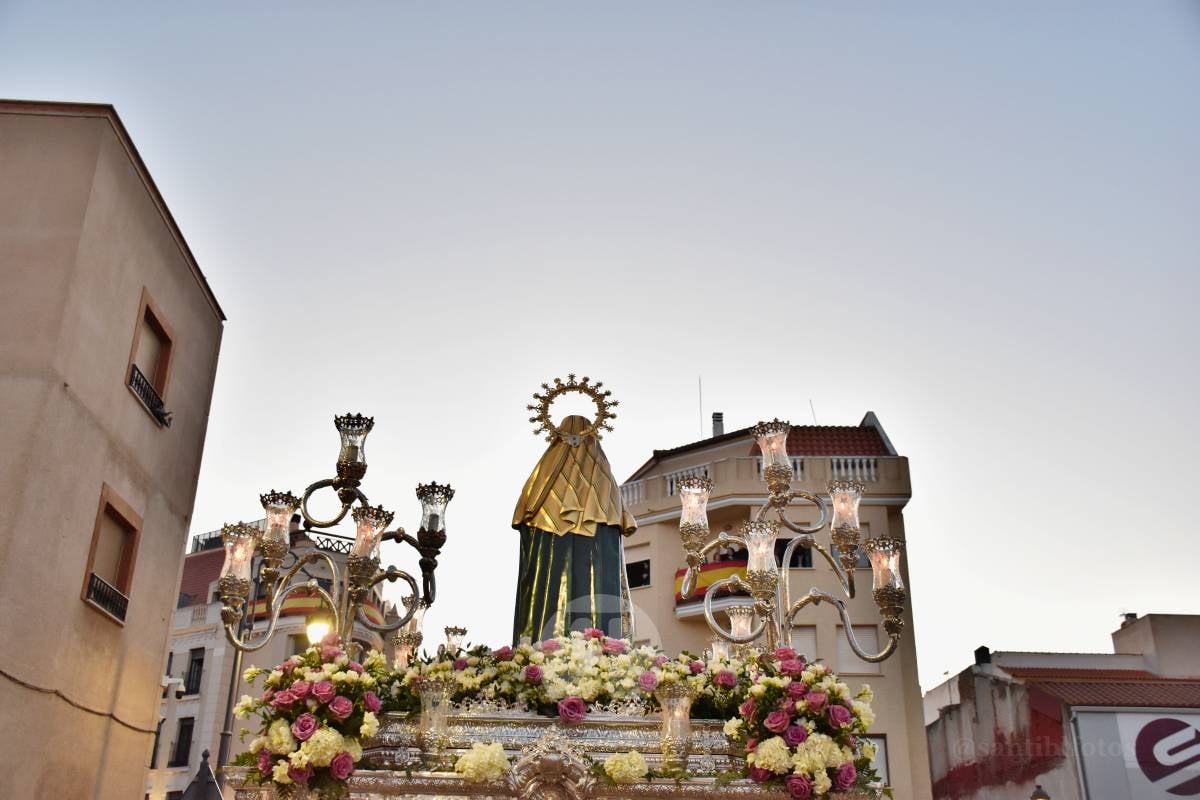 Tomelloso acompaña la procesión de la Oración y Juicio de Cristo en una noche de respeto