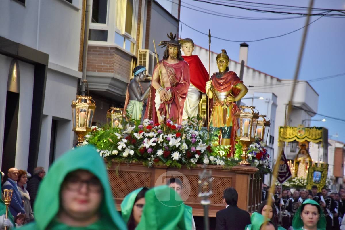 Tomelloso acompaña la procesión de la Oración y Juicio de Cristo en una noche de respeto