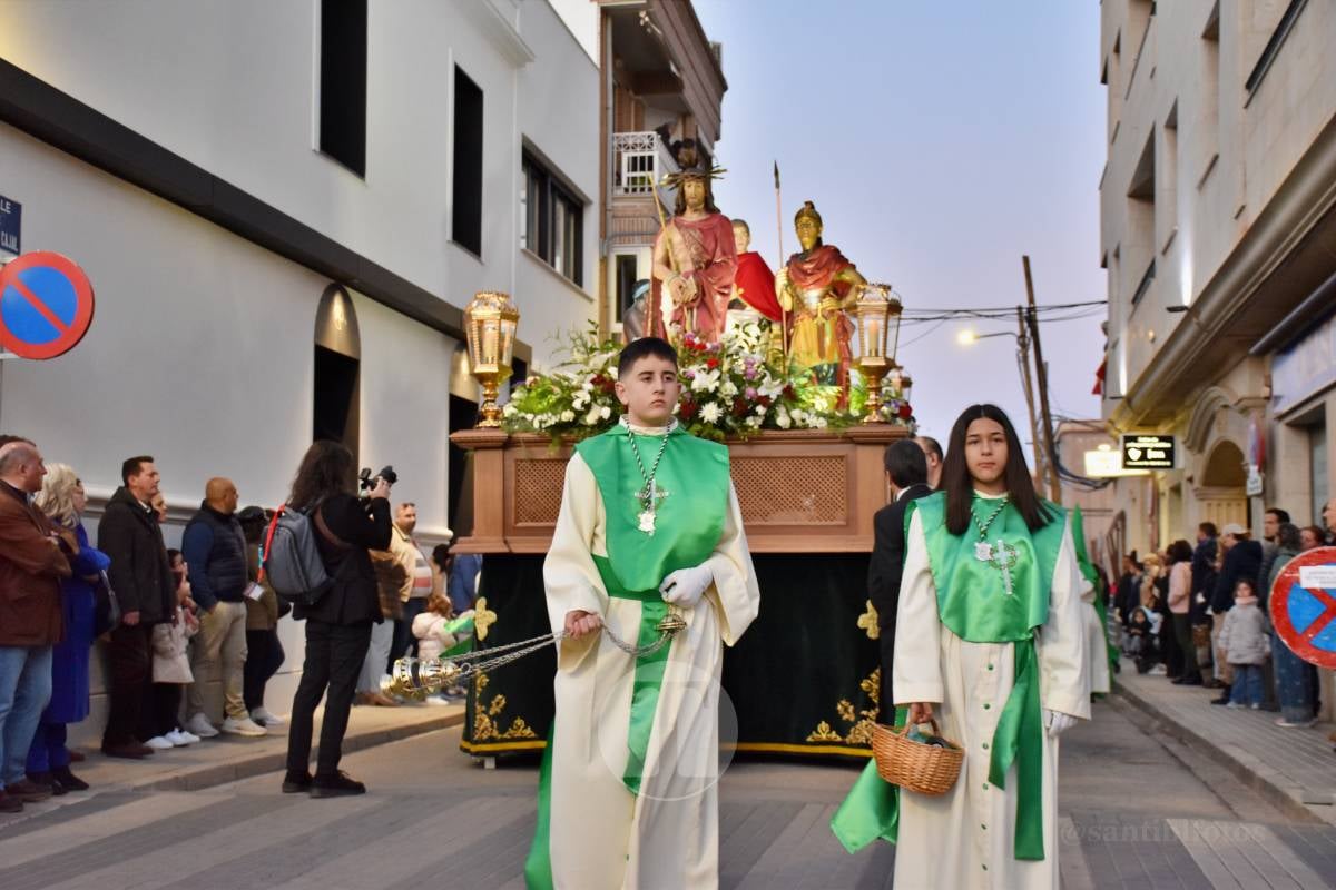 Tomelloso acompaña la procesión de la Oración y Juicio de Cristo en una noche de respeto