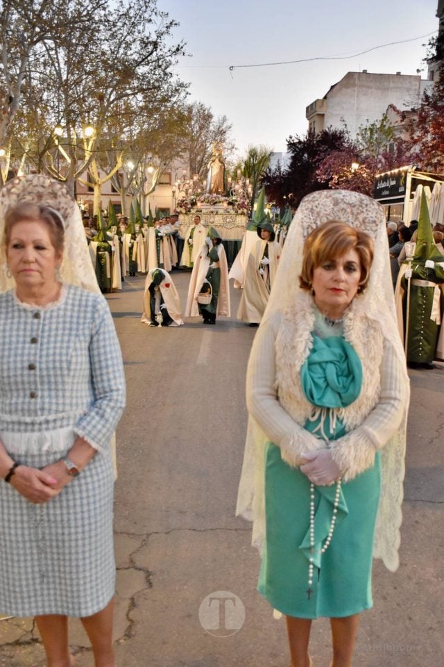 Tomelloso acompaña la procesión de la Oración y Juicio de Cristo en una noche de respeto