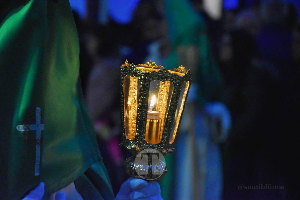 Tomelloso acompaña la procesión de la Oración y Juicio de Cristo en una noche de respeto