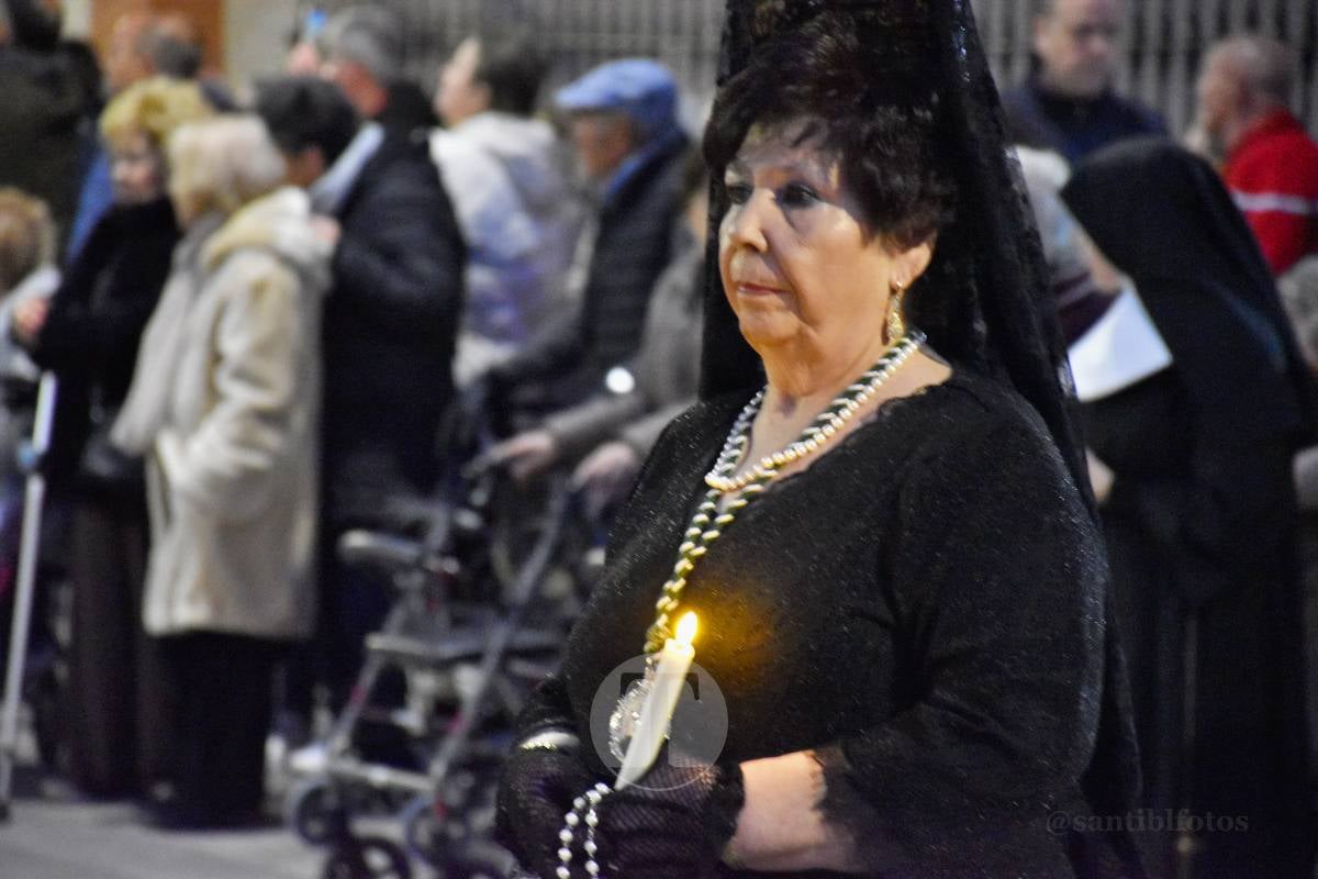 Tomelloso acompaña la procesión de la Oración y Juicio de Cristo en una noche de respeto