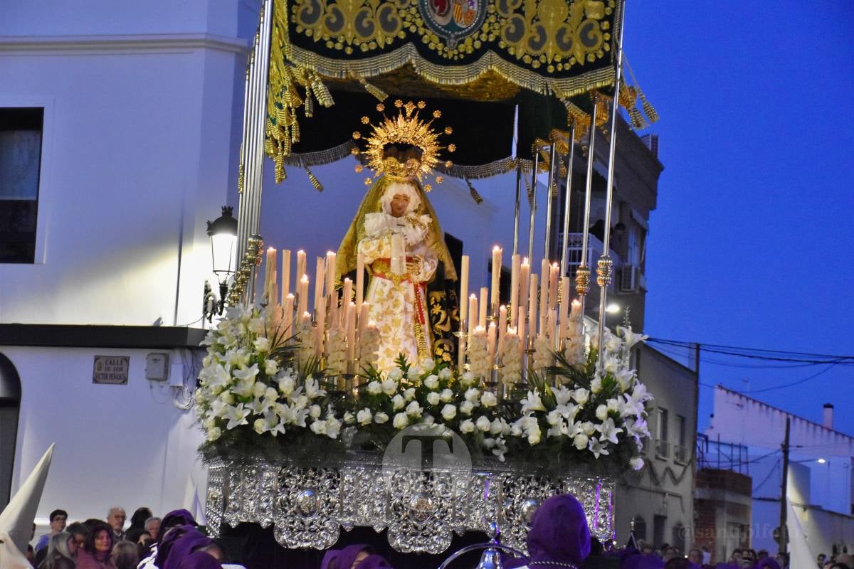 Tomelloso acompaña la procesión de la Oración y Juicio de Cristo en una noche de respeto