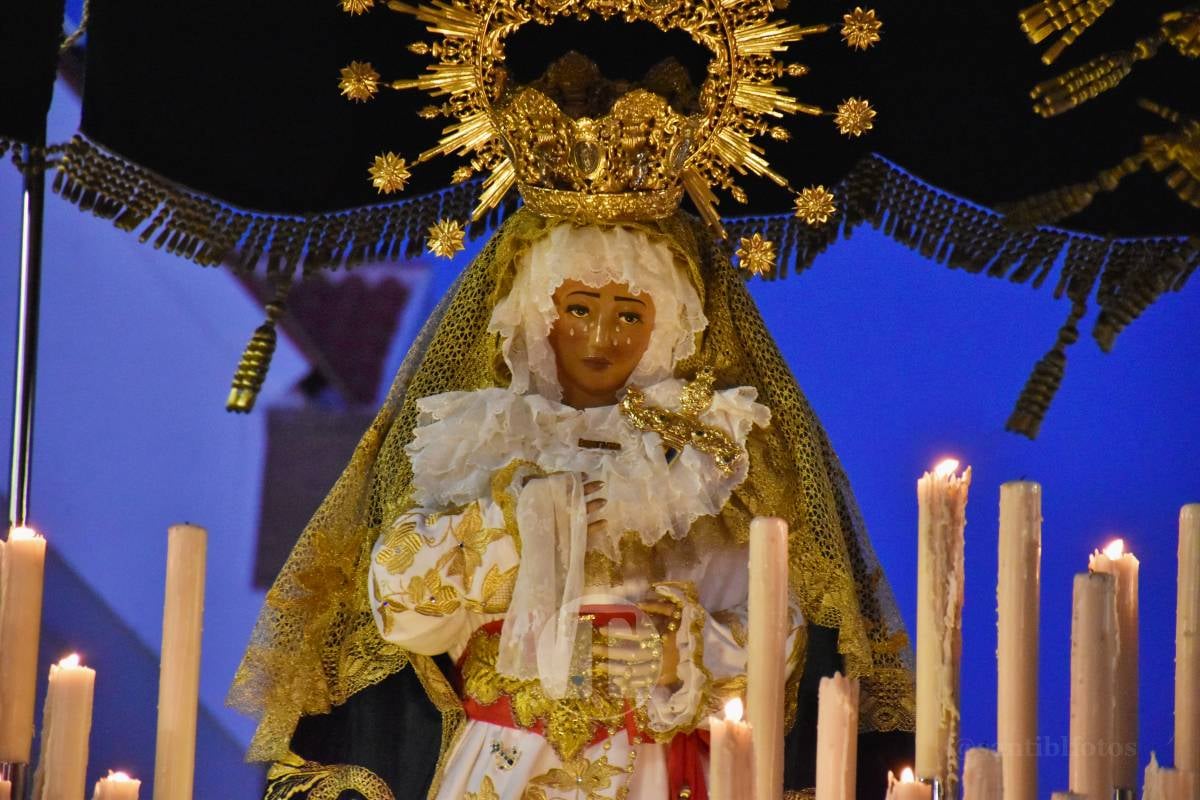 Tomelloso acompaña la procesión de la Oración y Juicio de Cristo en una noche de respeto