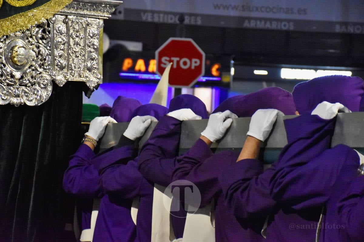 Tomelloso acompaña la procesión de la Oración y Juicio de Cristo en una noche de respeto