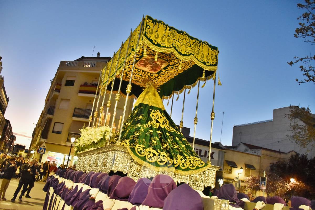 Tomelloso acompaña la procesión de la Oración y Juicio de Cristo en una noche de respeto